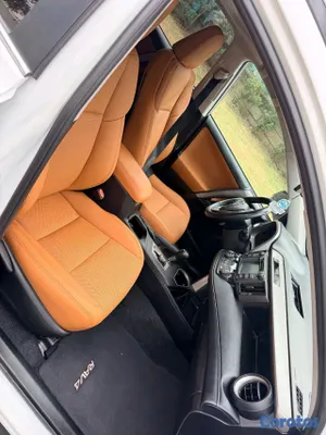 jeepetas y camionetas - Toyota rav4 2018 xle 9
