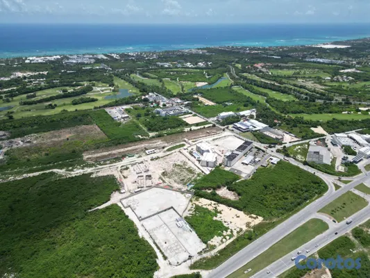 solares y terrenos - Solar de 17,000 metros en PuntaCana, entorno envid 7
