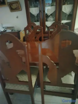 muebles y colchones - Comedor de 6 sillas y vitrina todo en caoba 2