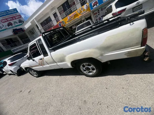 jeepetas y camionetas - Toyota 1984 cama larga  5