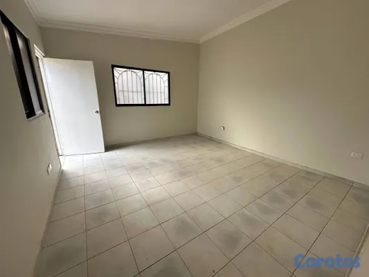 casas - Casa de 2 niveles en venta en Villa Aura 12