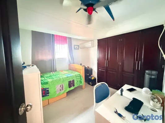 apartamentos - vendo PH ensanche Quisqueya dos niveles tres habitaciones dos parqueos terraza  9