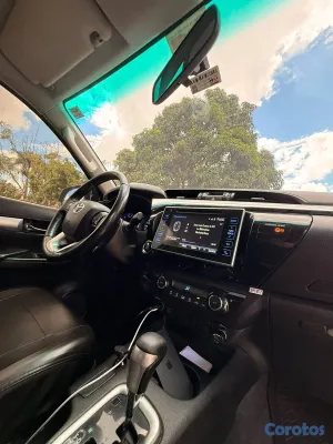 jeepetas y camionetas - Toyota Hilux SRV 2018 2