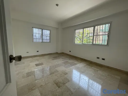 apartamentos - Apartamento en alquiler de tres habitaciones y dos parqueos techados 6
