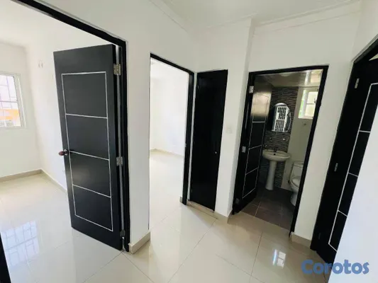 apartamentos - Rento Apartamento 2do Piso en la Autopista de San  5