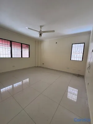 apartamentos - vendo Evaristo Morales tercer nivel tres habitaciones 2.5 baños dos parqueos  2
