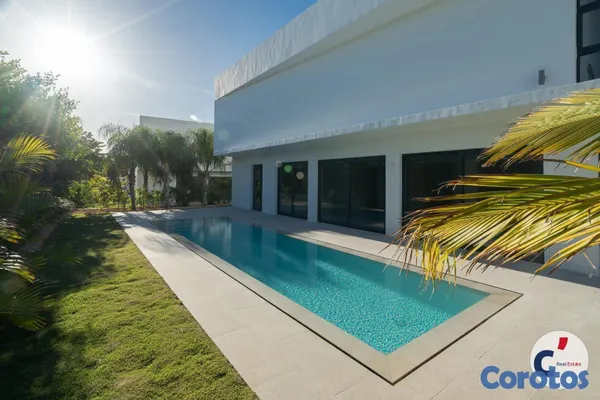 casas - Villa Minimalista de Lujo con Piscina en Punta Can 2