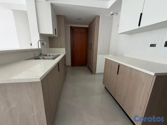 apartamentos - vendo avenida independencia piso 5 nuevo dos habitaciones dos baños dos parqueos 7
