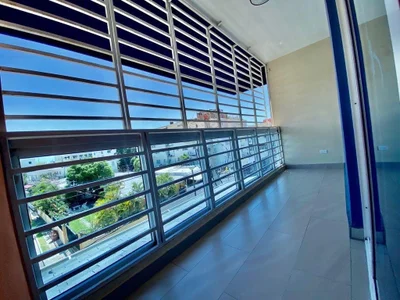 vendo jardines del sur tercer nivel dos habitaciones 2.5 baños parqueo balcón 
