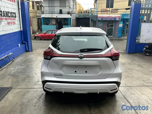 carros - 🚗 ¡Tu próxima SUV puede estar aquí! Nissan Kicks S 10