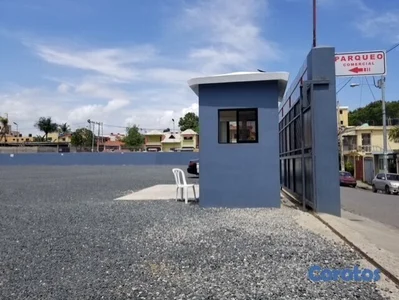 Se vende Parqueo Comercial detrás parada Metro Mamá Tingó