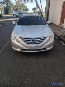 vendo Sonata Y20
año 2016
$450 negociable 