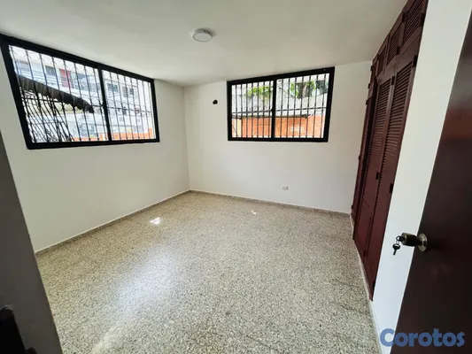 casas - Casa amplia en El Portal av Independencia  5