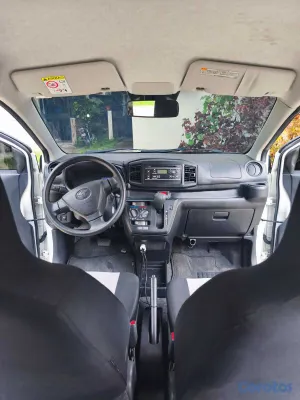 carros - Toyota pixis 2019 4