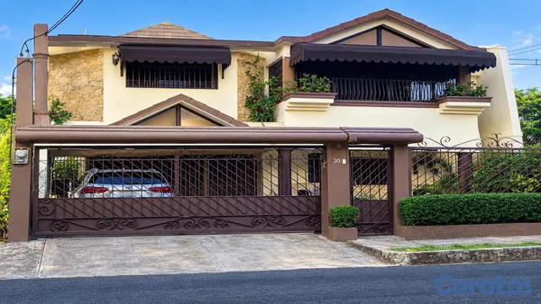 casas - En venta Casa en Alma Rosa I de 5 habitaciones 2