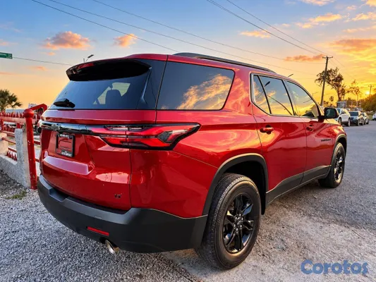 jeepetas y camionetas - 2023 CHEVROLET TRAVERSE LT ACLOUTH 2