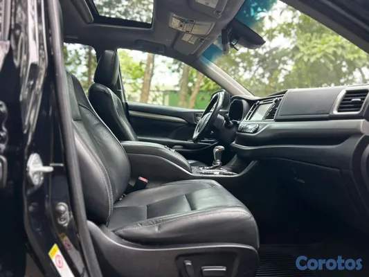 jeepetas y camionetas - Toyota higlander xle 2019 clean  4