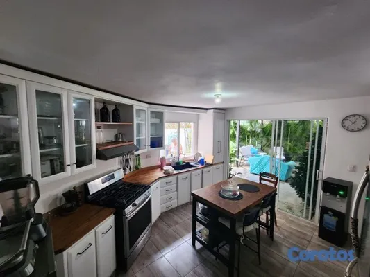 casas - Casa en Venta de 2 Niveles  Ubicación Estratégica  9