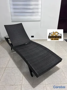 sillón reclinable de rattan 