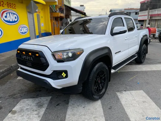 jeepetas y camionetas - TOYOTA TACOMA 2018 NUEVA  2