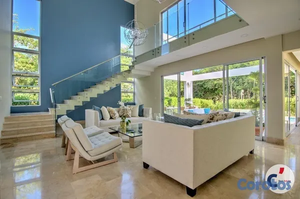 casas - Villa Privada con Piscina y Jardín – Renta Premium 8
