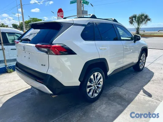 jeepetas y camionetas - Toyota RAV4 XLE Premium 2021 10