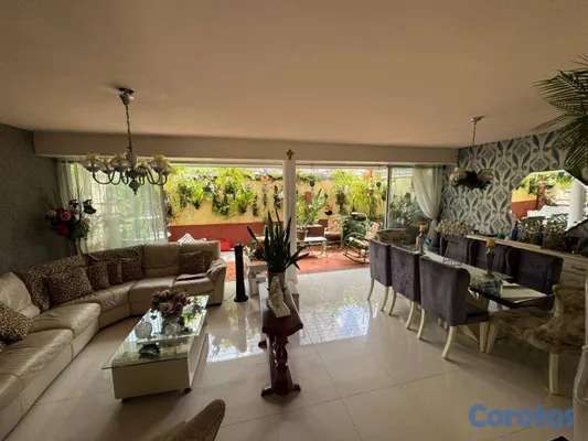 casas - Casa de 3 niveles en venta en Evaristo Morales 19