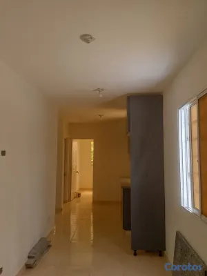 apartamentos - Alquilo apartamento 2do piso 
los cerros de sabana perdida 
2 habitaciones 
 4
