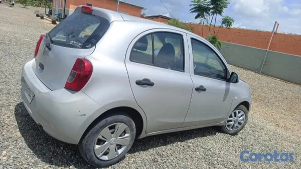 carros - NISSAN MARCH. 6