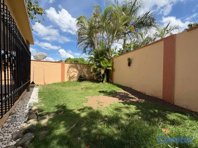 Casa de 2 niveles en venta en Colina de Los Rios