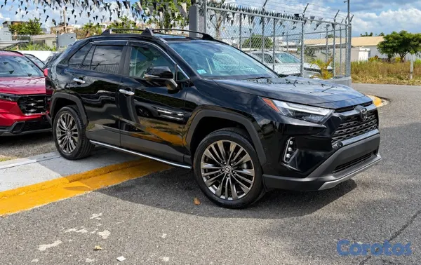 jeepetas y camionetas - TOYOTA RAV4 2023 XLE 4X4 3