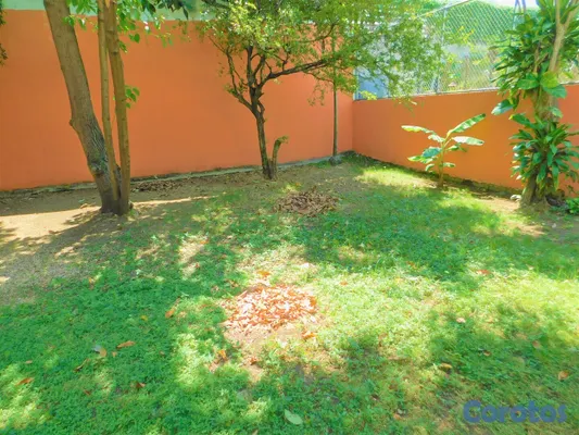 oficinas y locales comerciales - CASA EN ALQUILER PARA USO PREFERIBLEMENTE COMERCIAL U OFICINA. 3