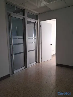 oficinas y locales comerciales - Alquilo Local 65 mts  3er piso para oficina en la  9