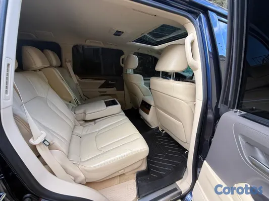 jeepetas y camionetas - Lexus LX 570 
2020 7