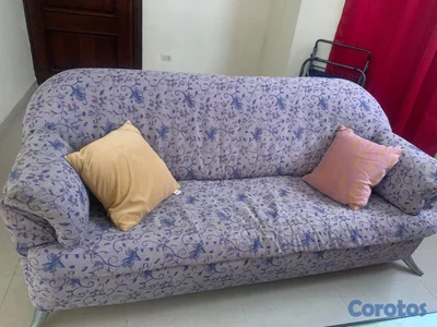 EN VENTA MUEBLE DE 3 PIEZAS CON MESA DE CENTRO