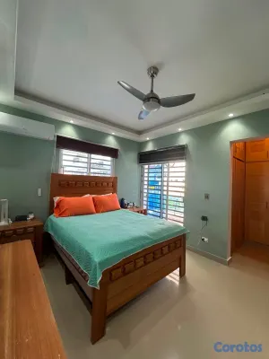 casas - vendo casa santo Domingo este dos niveles tres habitaciones dos baños dos parqu 7