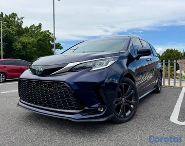2022 Sienna XSE Híbrida 45 KMS X galón - Clean Carfax
