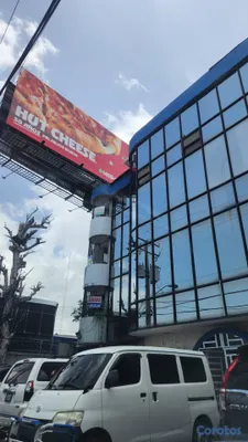 oficinas y locales comerciales - RENTO LOCAL FRENTE A UNIBE AV 27 DE FEBRERO  5