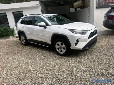 Toyota rav4 2021 xle clean carfax 