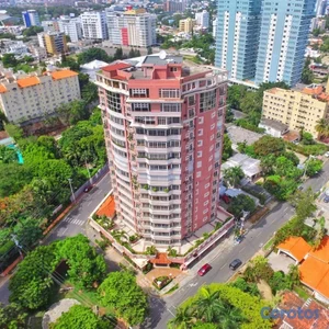 En Alquiler Apartamento en la Esperilla Piso 9 con vista