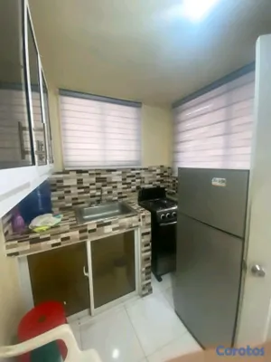 habitaciones y viviendas compartidas - Habitacion estudio de alquiler. Gazcue 8