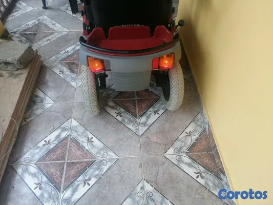 Salud y Equipamiento Médico - Silla Electrica traída desde Alemania. 3