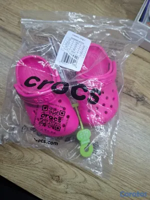 ropa y zapatos - Crocs rosados para niña 5