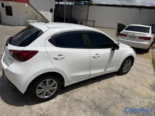 carros - MAZDA DEMIO 2018 3