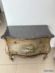 Cómoda vintage estilo Luis XV tipo bombé 