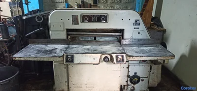 Maquina para cortar papel Marca Polar 80EL