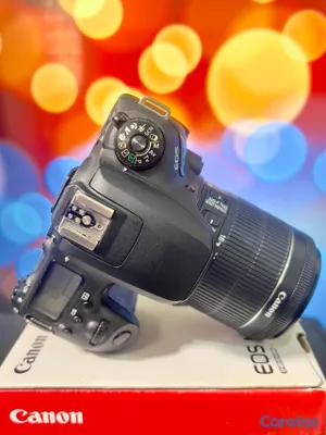 camaras y audio - Camara Canon 77D Lente y Accesorios  3