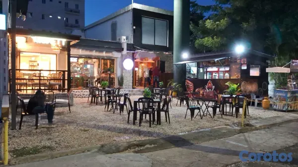 oficinas y locales comerciales - ALQUILER FOOD TRUCK  EN PLAZA COMERCIAL " BELLA VISTA" 3