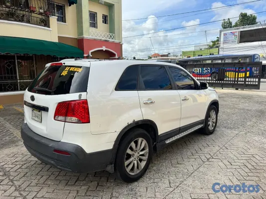 jeepetas y camionetas - Kia Sorento 2011 4