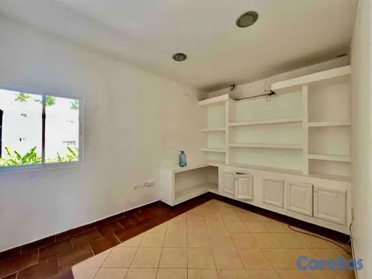 oficinas y locales comerciales - Plaza Náutica, El Cortecito: oficina de 32 m² por US$700 8